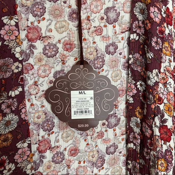 KNOX ROSE MAROON AND IVORY TASSEL SHAWL M/ L - Picture 2 of 7